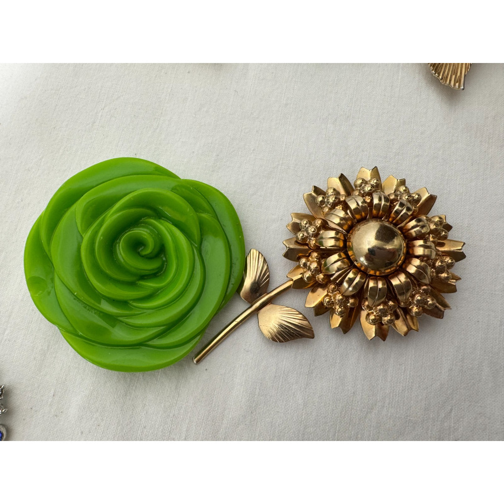 Vintage Estate Brooches Brooch Pin Lot 15 Some Coro Signed Floral Enamel Metal + - Picture 3 of 8